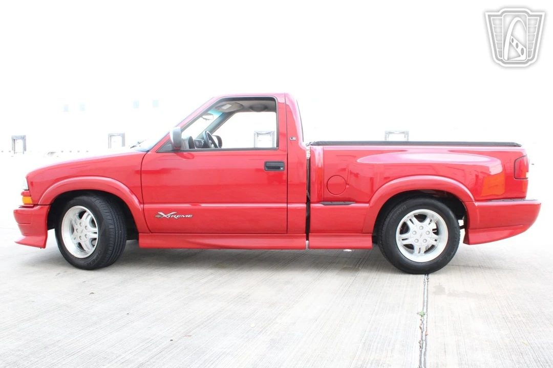 2001 Chevrolet S-10 - Image 5 of 12