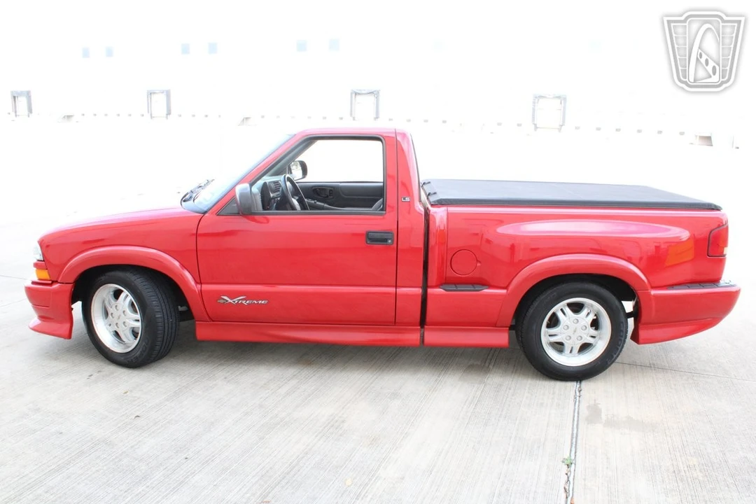 2001 Chevrolet S-10 - Image 4 of 12