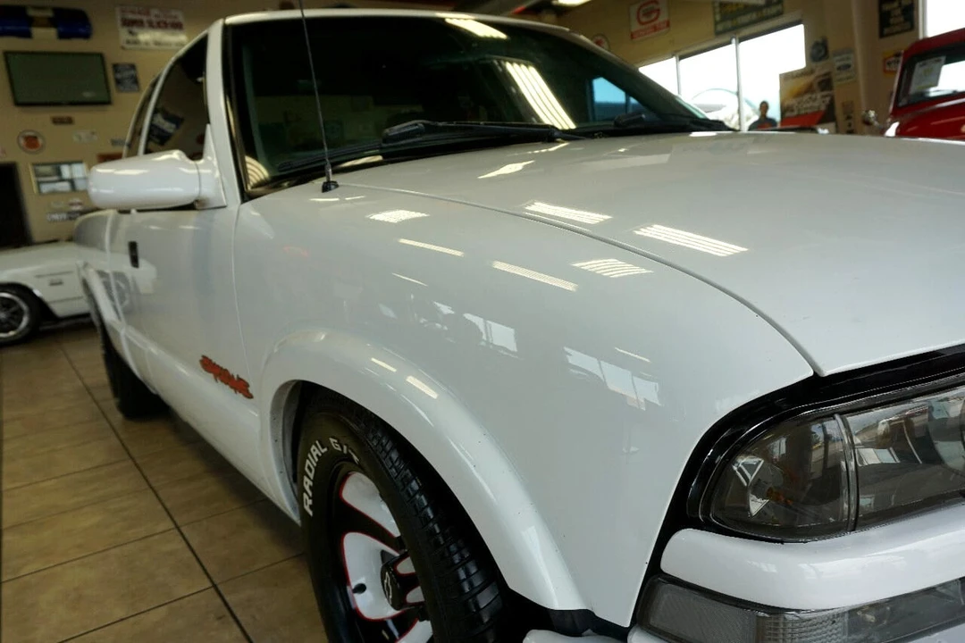 2001 Chevrolet S-10 - Image 16 of 21