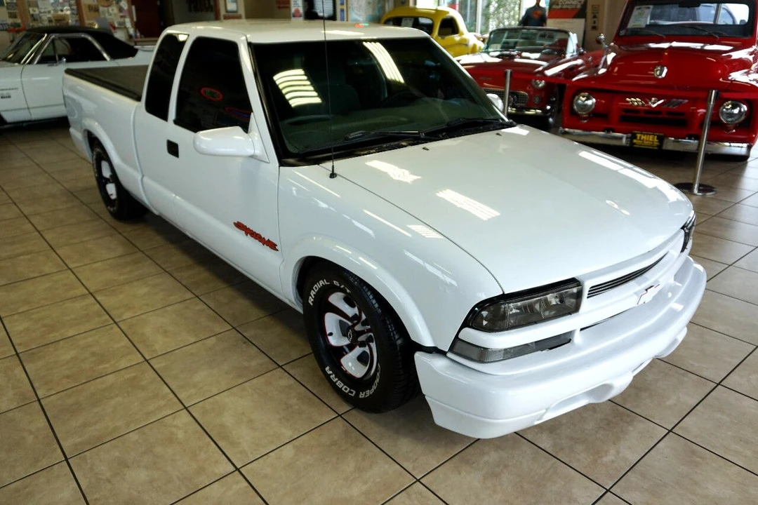 2001 Chevrolet S-10 - Image 13 of 21