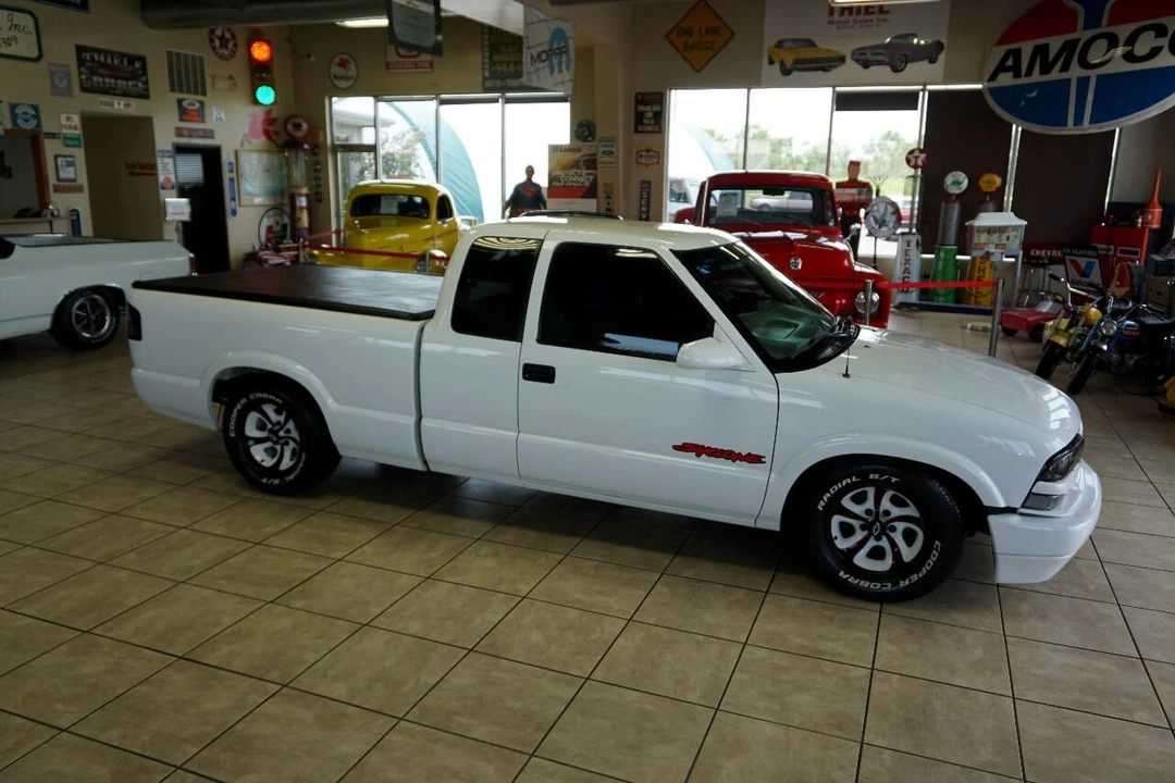 2001 Chevrolet S-10 - Image 12 of 21