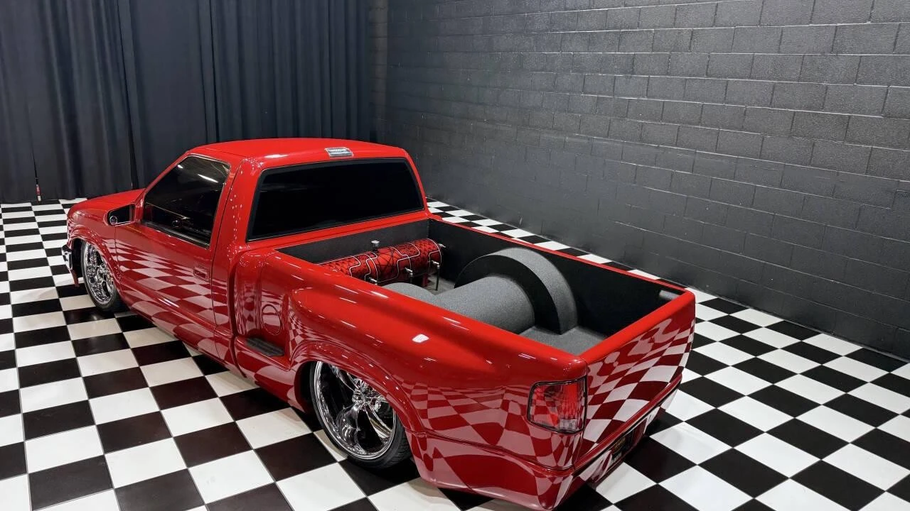 2001 Chevrolet S-10 - Image 10 of 21
