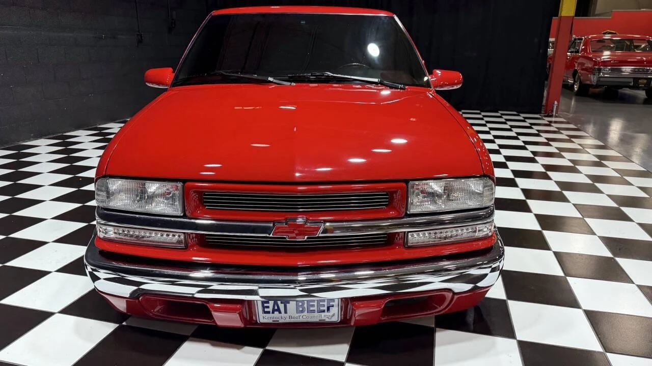 2001 Chevrolet S-10 - Image 13 of 21