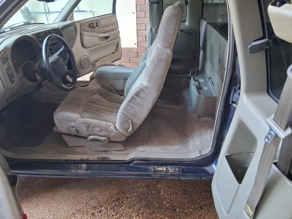 2001 Chevrolet S-10 - Image 12 of 12