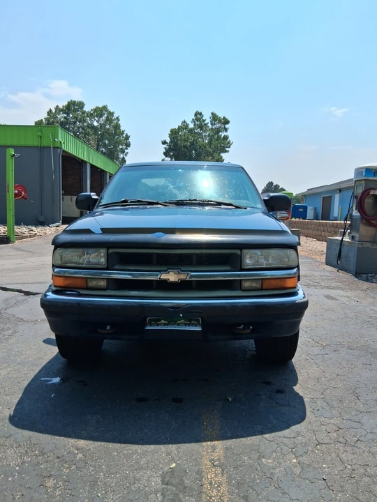 2001 Chevrolet S-10 - Image 4 of 12