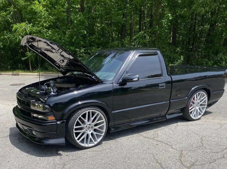 2001 Chevrolet S-10 - Image 5 of 9