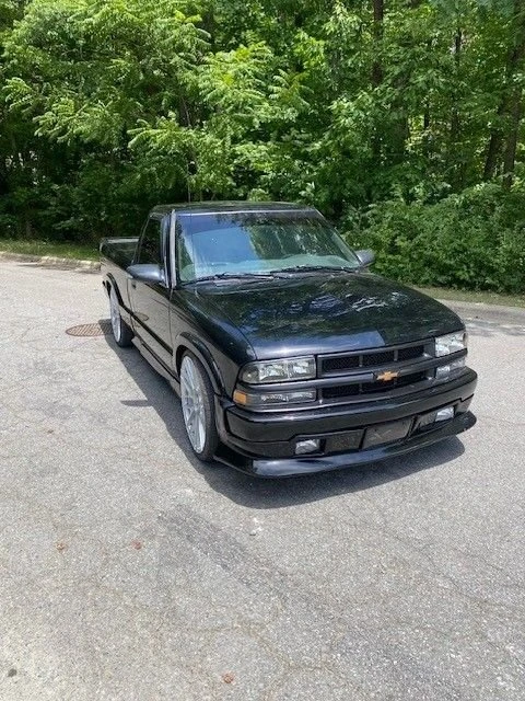 2001 Chevrolet S-10 - Image 2 of 9
