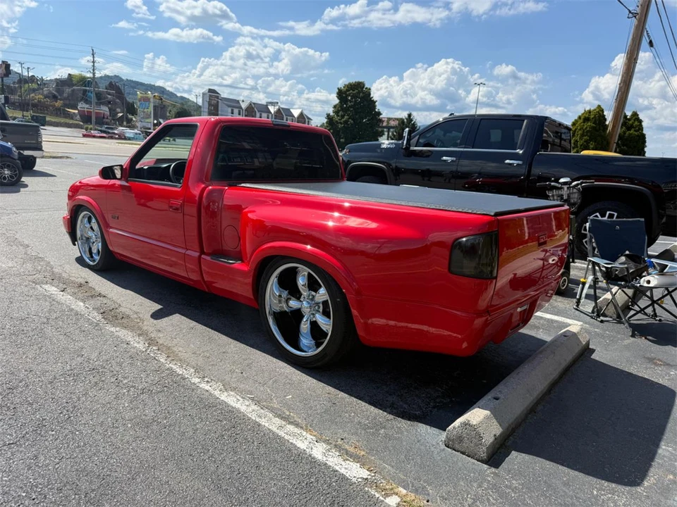 2001 Chevrolet S-10 - Image 5 of 31