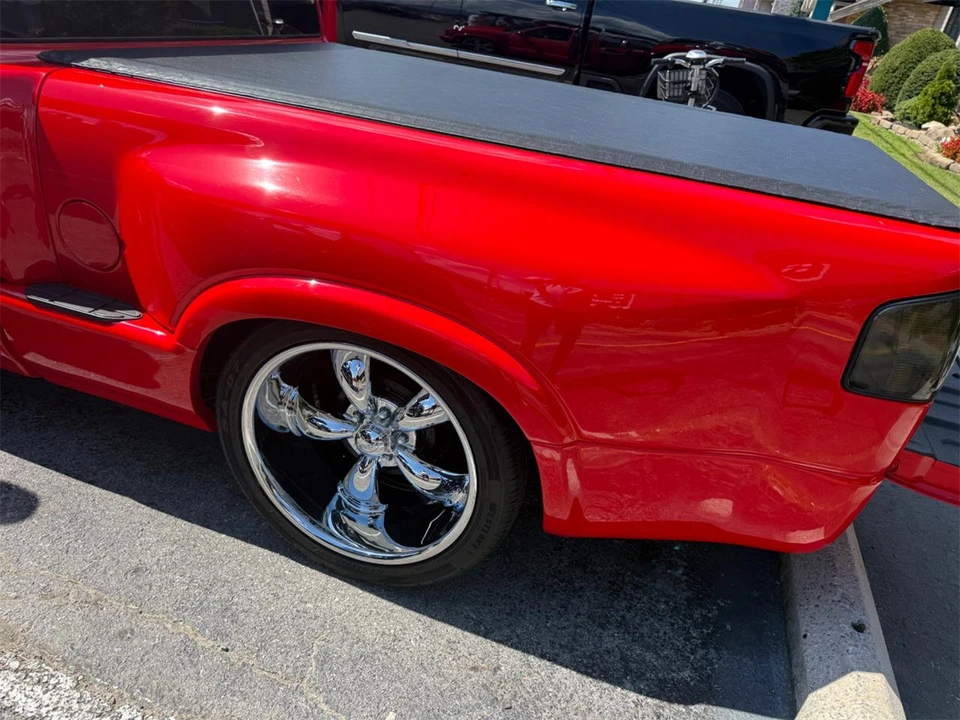 2001 Chevrolet S-10 - Image 11 of 31