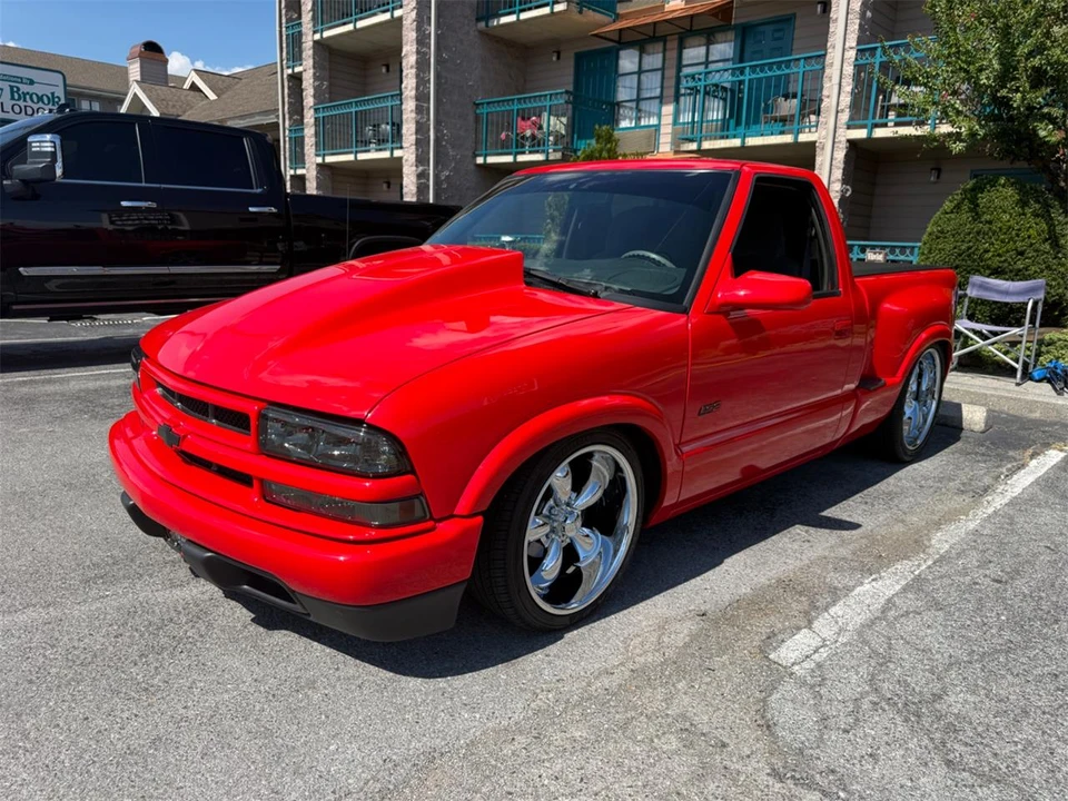 2001 Chevrolet S-10 - Image 3 of 31