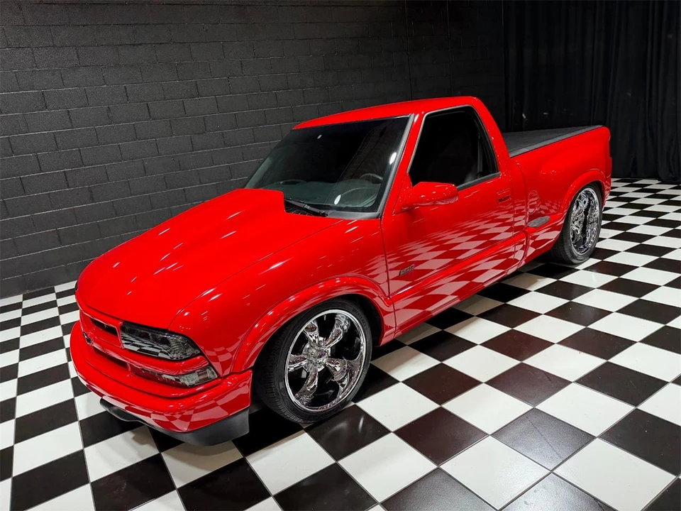2001 Chevrolet S-10 - Image 7 of 31