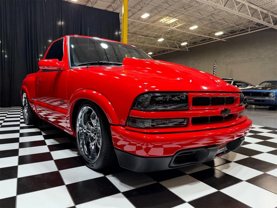 2001 Chevrolet S-10 - Image 13 of 31