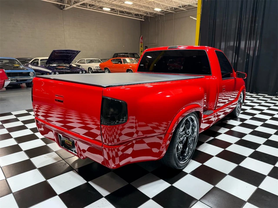 2001 Chevrolet S-10 - Image 19 of 31