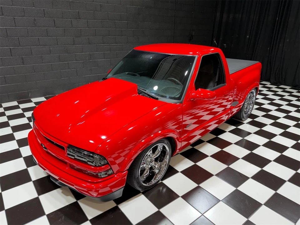2001 Chevrolet S-10 - Image 5 of 31