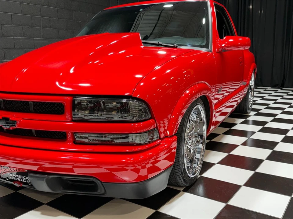 2001 Chevrolet S-10 - Image 8 of 31