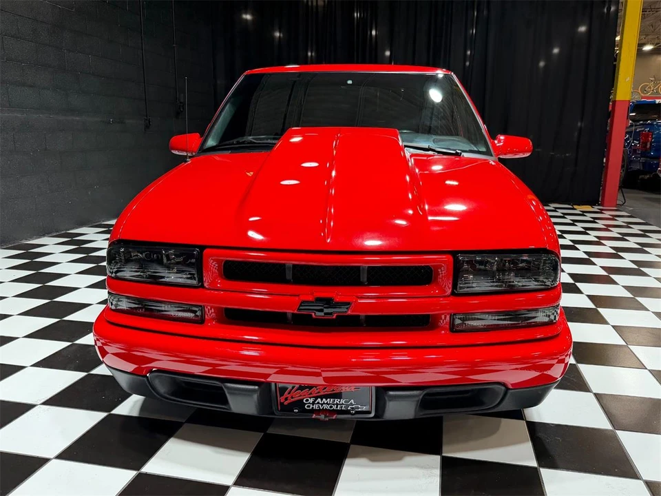 2001 Chevrolet S-10 - Image 11 of 31