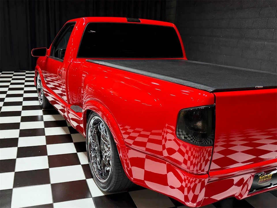 2001 Chevrolet S-10 - Image 26 of 31