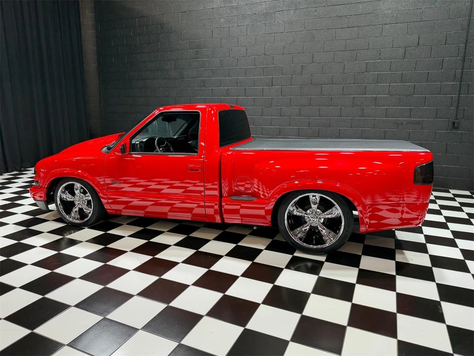 2001 Chevrolet S-10 - Image 29 of 31