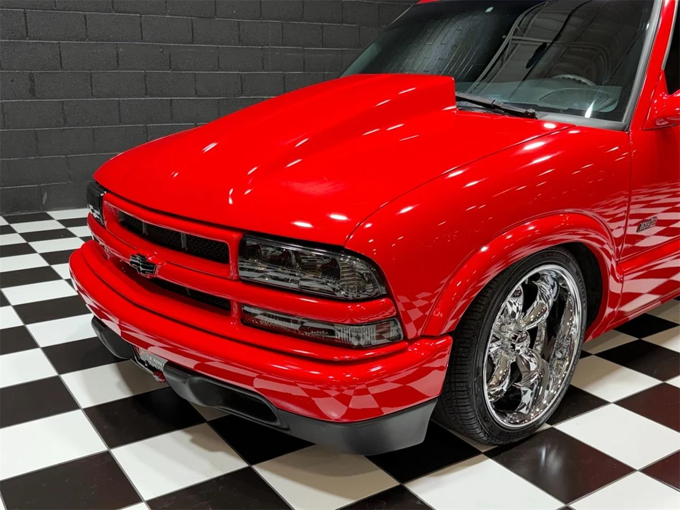 2001 Chevrolet S-10 - Image 6 of 31