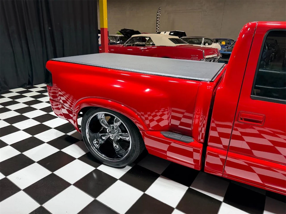 2001 Chevrolet S-10 - Image 18 of 31