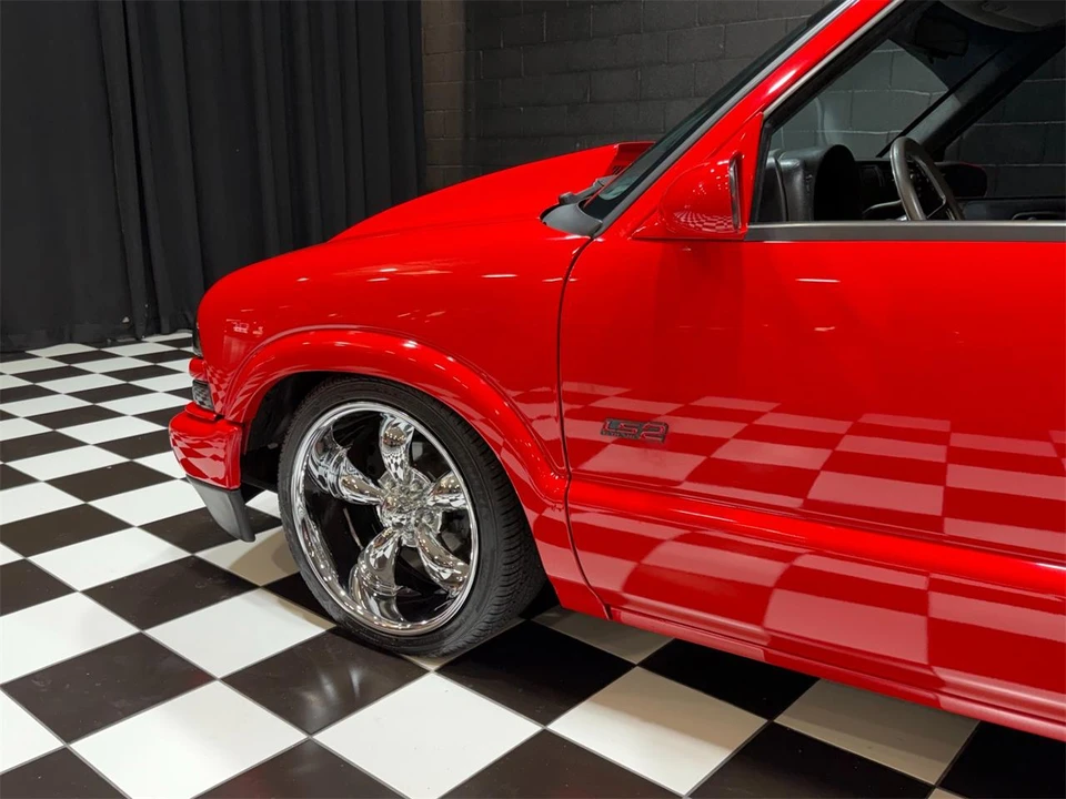 2001 Chevrolet S-10 - Image 30 of 31