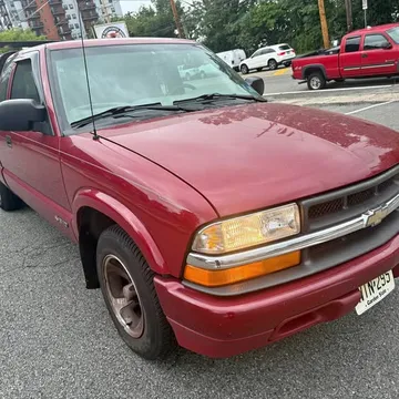 2001 Chevrolet S10 Crew Cab LS Short Bed
