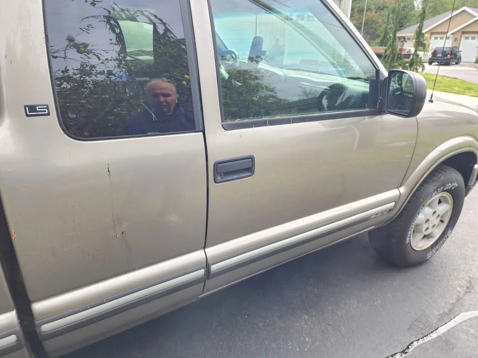 2001 Chevrolet S-10 - Image 6 of 10