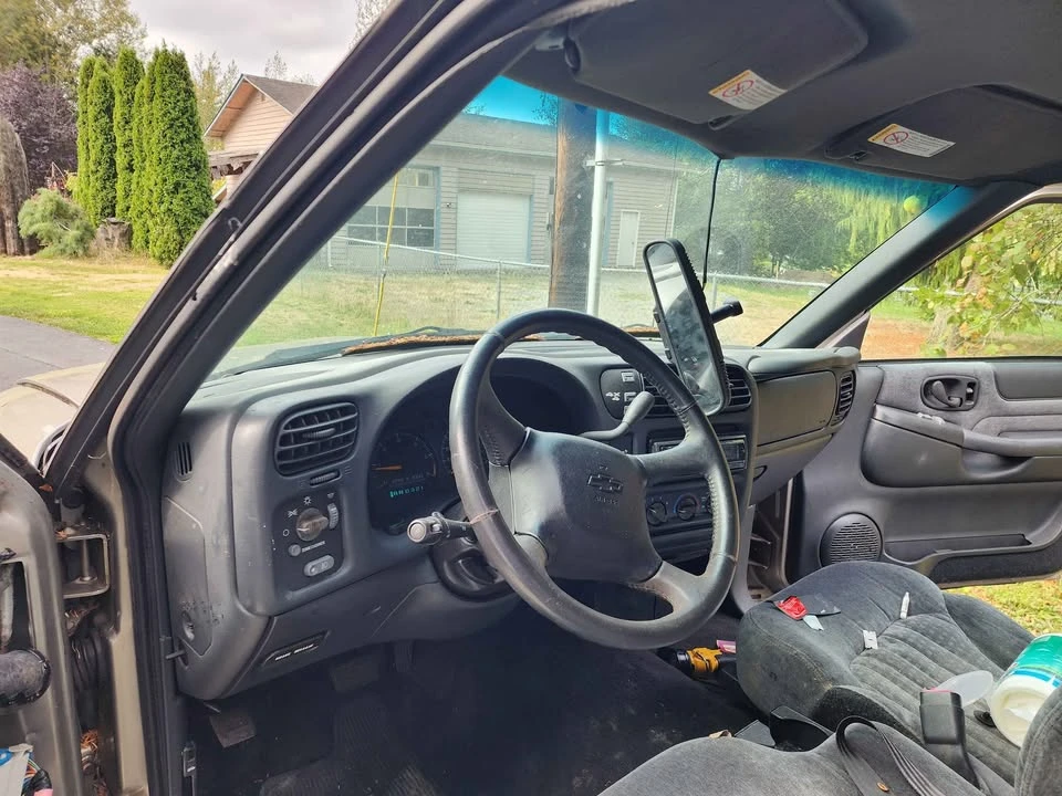 2001 Chevrolet S-10 - Image 9 of 10