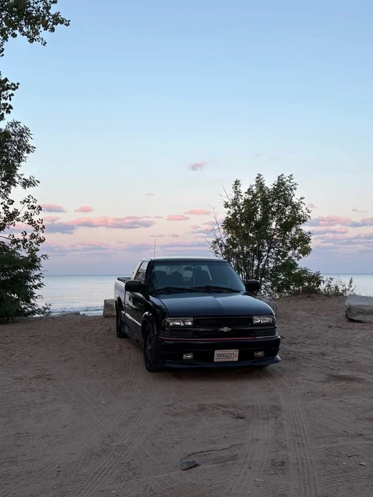 2001 Chevrolet S-10 - Image 7 of 9