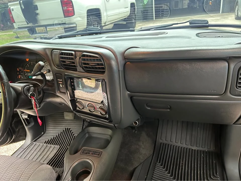 2001 Chevrolet S-10 - Image 16 of 18