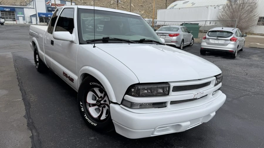 2001 Chevrolet S-10 - Image 11 of 31