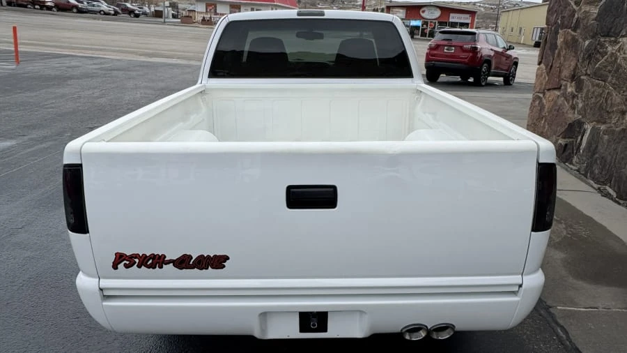 2001 Chevrolet S-10 - Image 4 of 31
