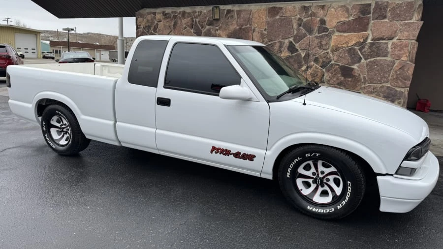 2001 Chevrolet S-10 - Image 5 of 31