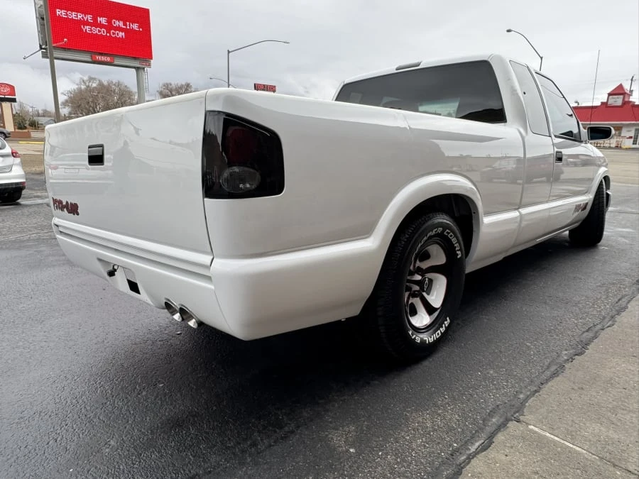 2001 Chevrolet S-10 - Image 3 of 31