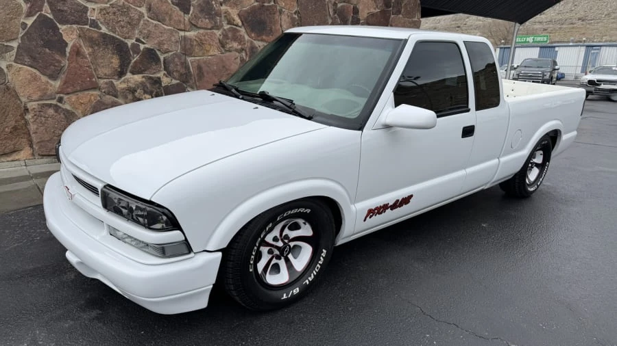 2001 Chevrolet S-10 - Image 13 of 31