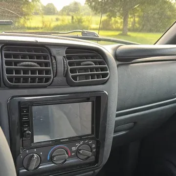 2001 Chevrolet S10 Extended Cab Short Bed