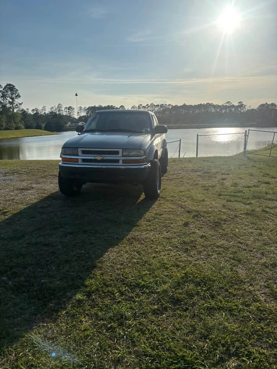 2001 Chevrolet S-10 - Image 7 of 8