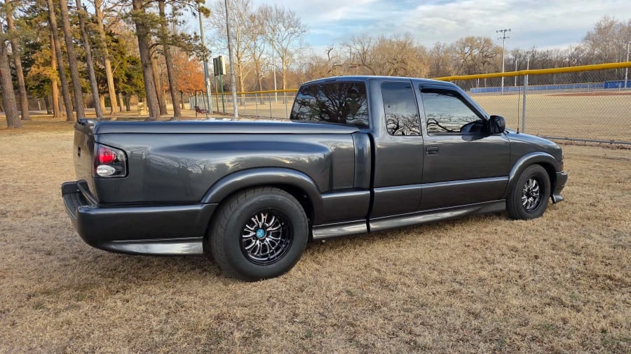2001 Chevrolet S-10 - Image 3 of 18