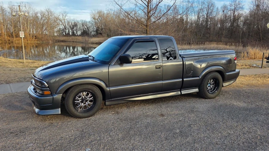 2001 Chevrolet S-10 - Image 2 of 18