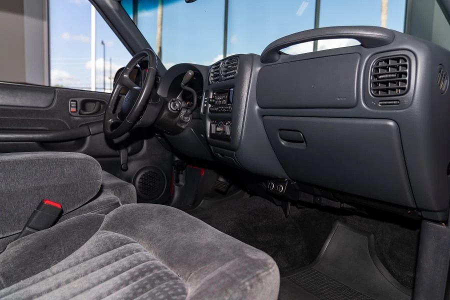 2001 Chevrolet S-10 - Image 15 of 27