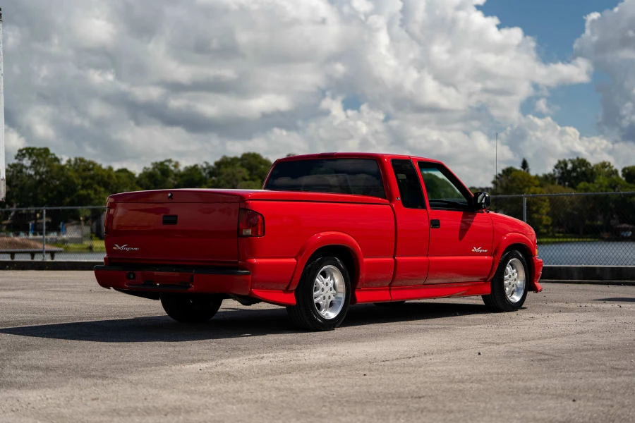 2001 Chevrolet S-10 - Image 3 of 27