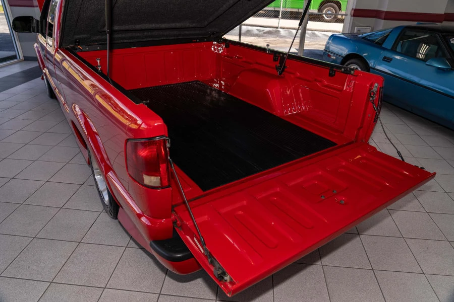 2001 Chevrolet S-10 - Image 26 of 27