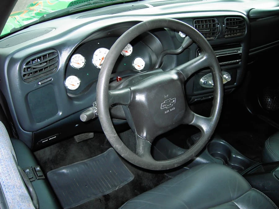 2001 Chevrolet S-10 - Image 3 of 7