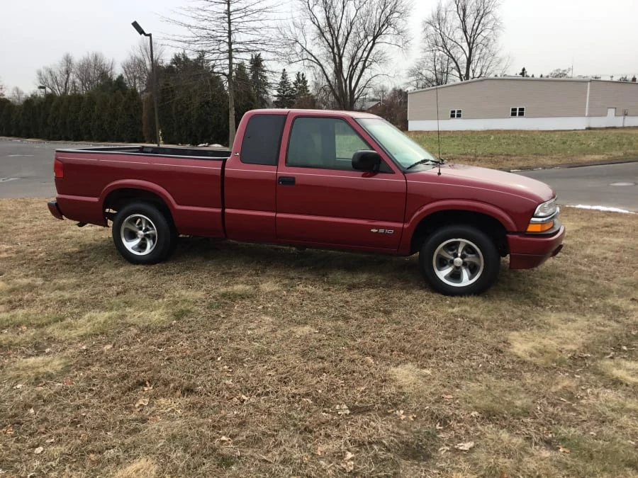 2001 Chevrolet S-10 - Image 2 of 7