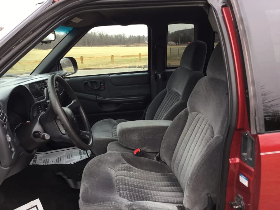 2001 Chevrolet S-10 - Image 4 of 7