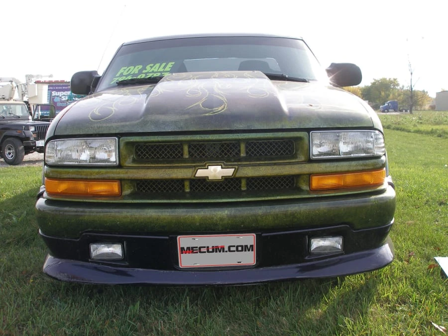 2001 Chevrolet S-10 - Image 2 of 8