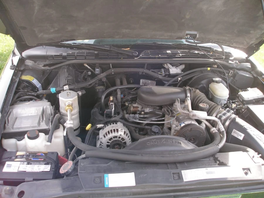2001 Chevrolet S-10 - Image 5 of 8