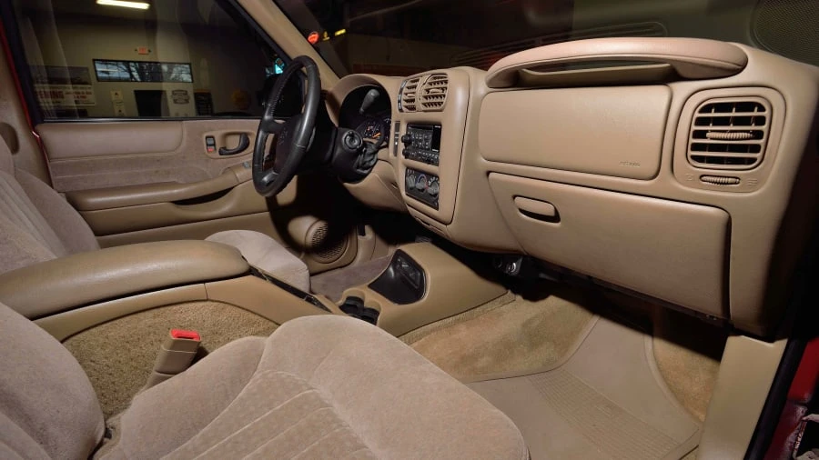 2001 Chevrolet S-10 - Image 5 of 12