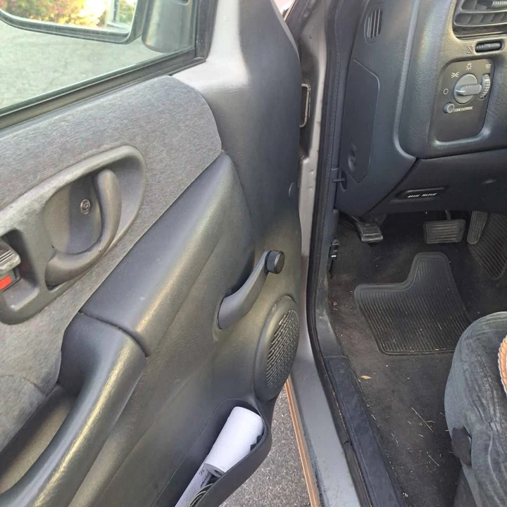 2001 Chevrolet S-10 - Image 12 of 12