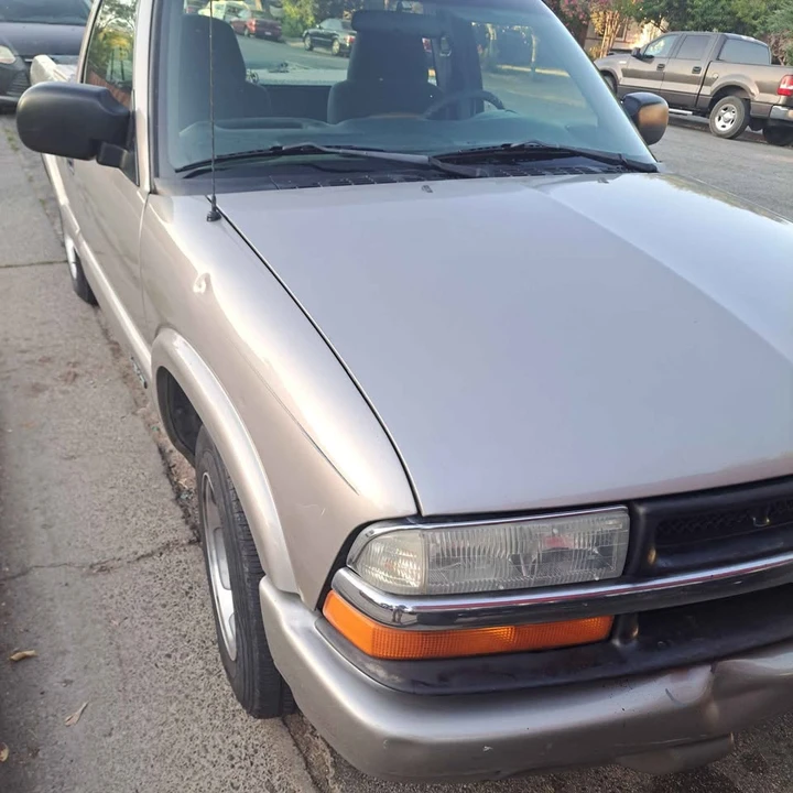 2001 Chevrolet S-10 - Image 10 of 12